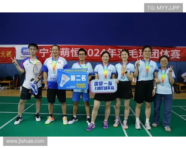 青春挥拍燃动赛场激情上演校园羽毛球巅峰挑战盛宴