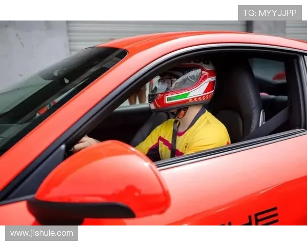 全面解析赛车安全驾驶与赛道管理的关键注意事项详尽指南全方位解读 全面解析赛车安全驾驶与赛道管理的关键注意事项详尽指南全方位解读